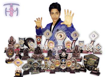 Magician Hemant - Award Winner Magician